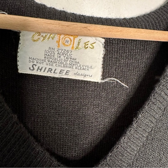 Cyn Les | Vintage Black Embroidered Gambling Novelty Sweater - Picture 6 of 6